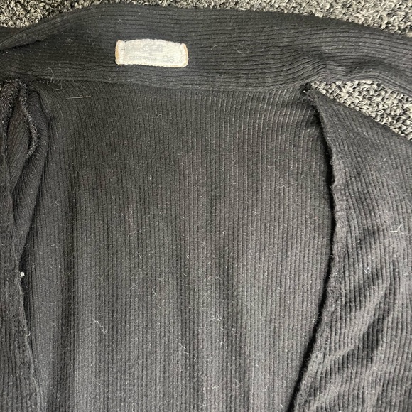 Black long sleeve going on top with tie neck - Picture 3 of 3